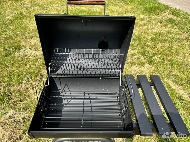 Угольный барбекю-гриль