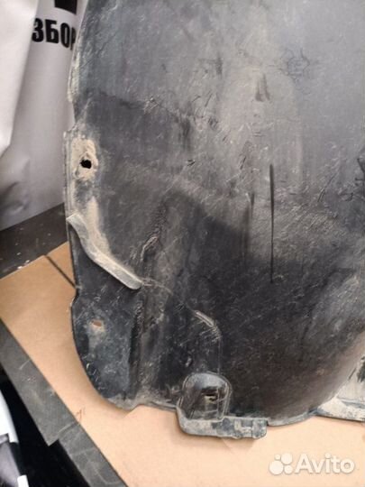 Подкрылок передний левый Skoda Yeti