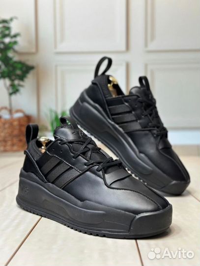 Новый Кроссовки Adidas Y3