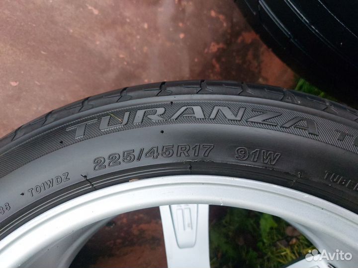 Bridgestone Turanza T001 225/45 R17