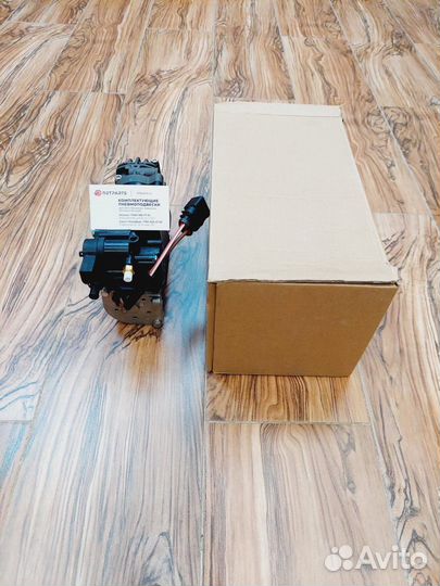 Компрессор подкачки Audi A8 D4