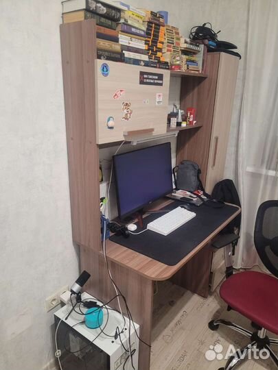 Компьютерный стол
