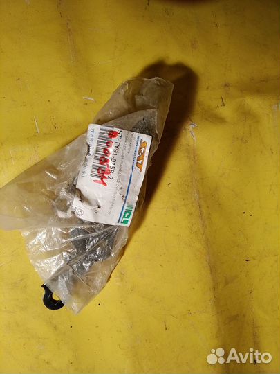 Петля капота левая Toyota Land Cruiser 120 прадо