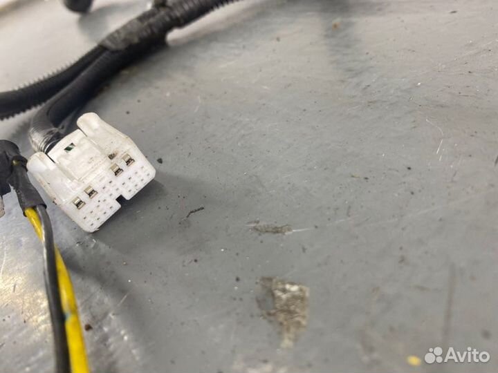 Проводка двери задняя левая Lexus Gs 300
