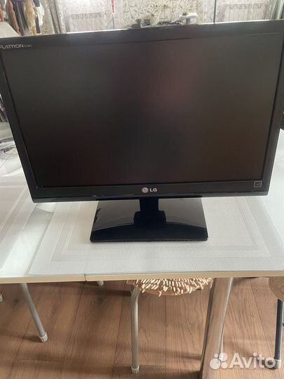 Монитор LG 19