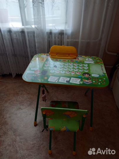 Детский стол и стул для школьника