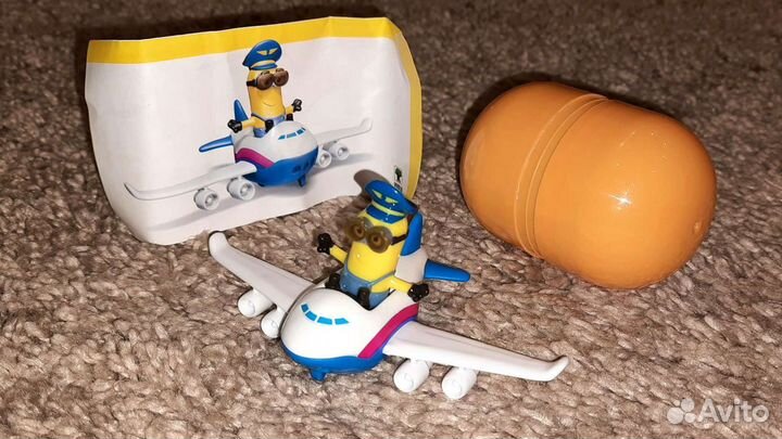 Миньоны киндер макси 2020