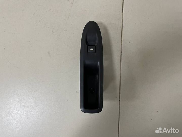 Кнопка стеклоподъемника Citroen C4 2011