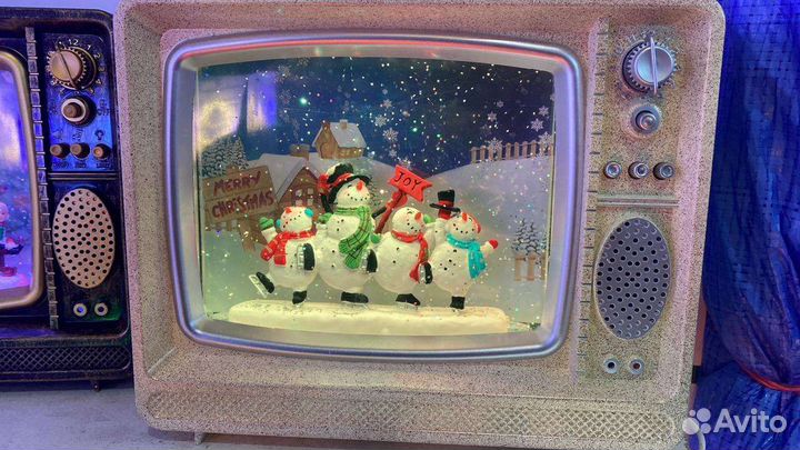 Новогодний подарок (игрушечный телевизор)