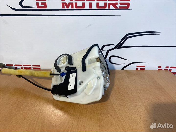 Замок боковой двери передний правый Mazda Cx 9