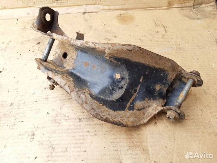 Рычаг передний Ниссан Примьера П11