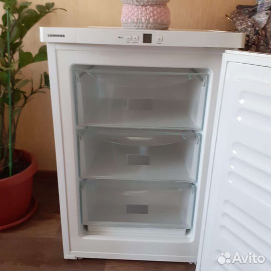 Холодильник морозильная камера бу