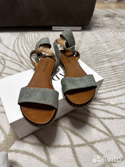 Босоножки замшевые