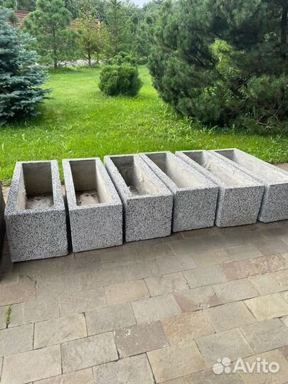 Уличные вазоны бетонные