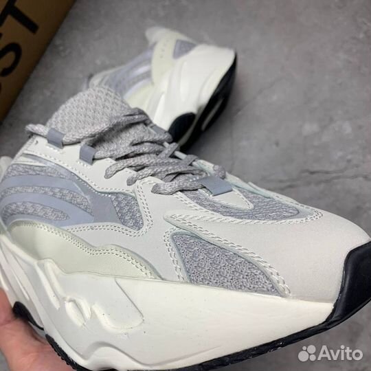 Кроссовки Adidas Yeezy Boost 700 v2 Static (36-45)