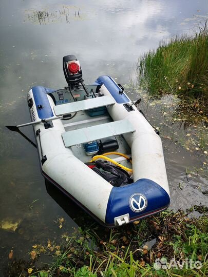 Надувная лодка с мотором