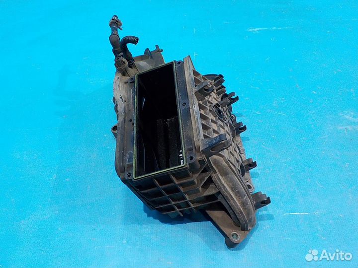 Впускной коллектор volkswagen Golf 6 2008-2013