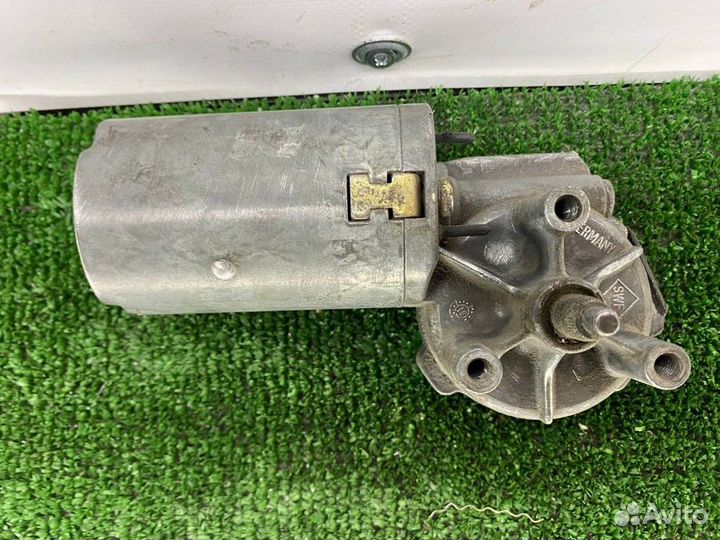 Моторчик стеклоочистителя Audi 80