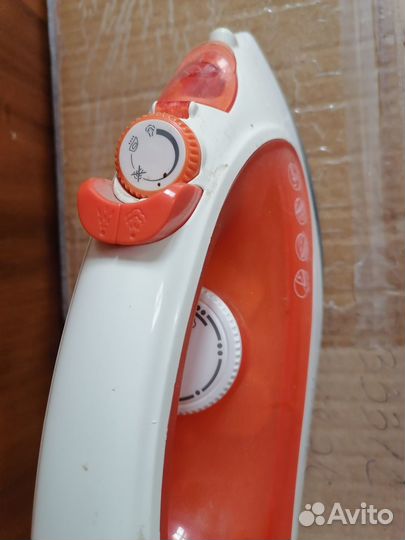 Утюг Maxwell с паром