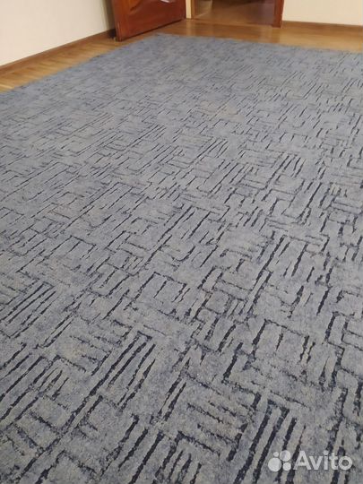 Палас, шторы