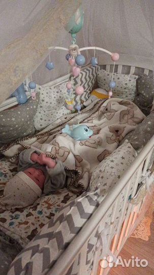 Бортики подушки в кроватку детскую с одеялом