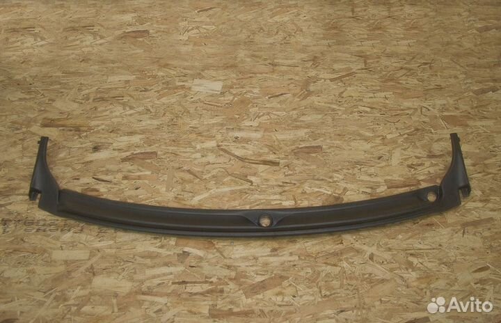 Накладка в проём стеклоочистителей Лада Ларгус