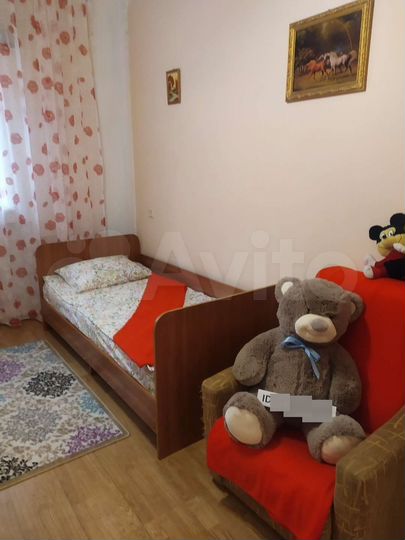 Комната 15 м² в 7-к., 1/3 эт.