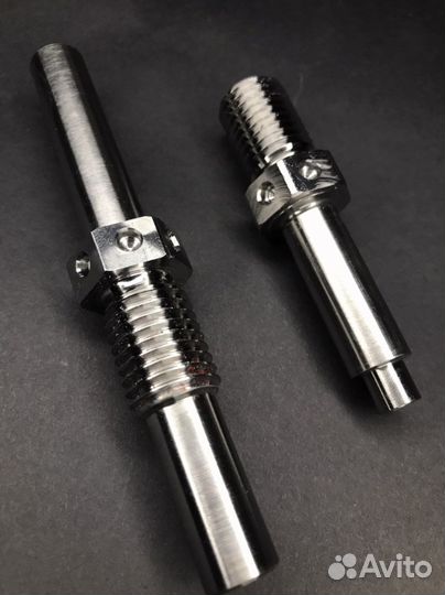 Ось титановая для велосипеда