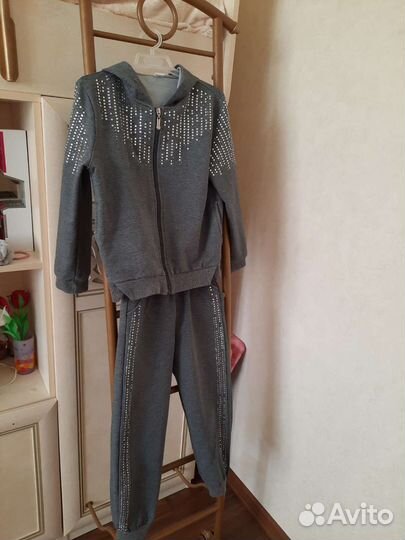 Спортивная форма для девочек 140р на 6-9 лет
