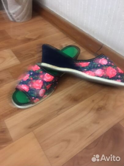 Шлепанцы женские 39 размер