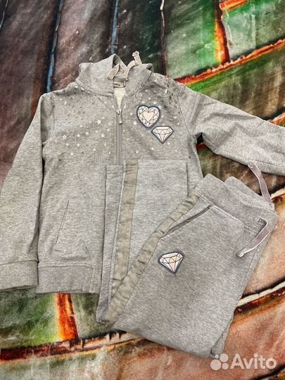 Костюм спортивный