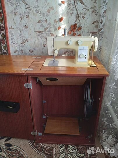 Швейная машинка чайка