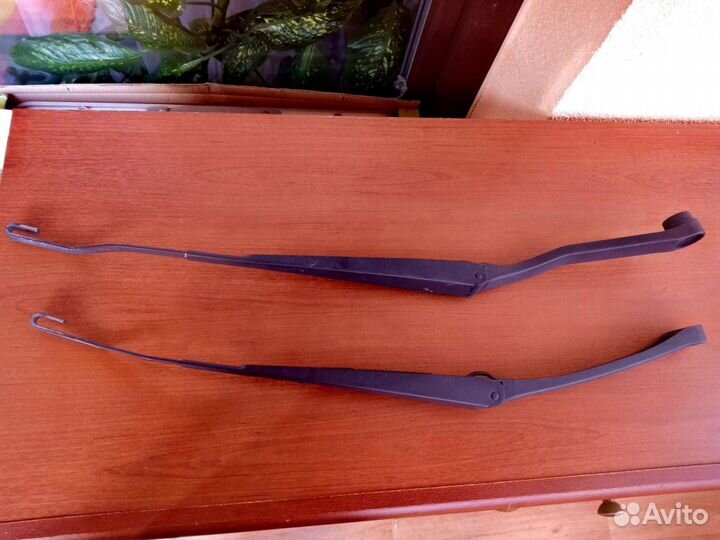 Поводки дворников Subaru Forester SF