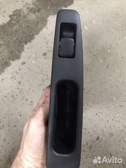 Кнопка стеклоподьемника кашкай