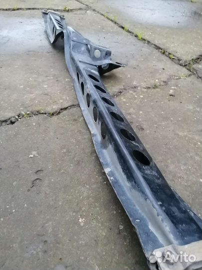 Траверса на Toyota Crown JZS143