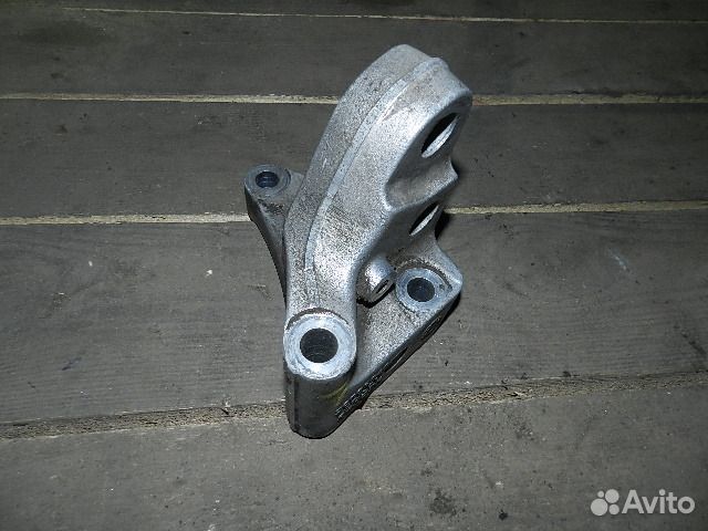 Кронштейн двигателя задний лев. Volvo FH 20505040