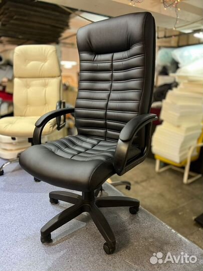 Офисное кресло