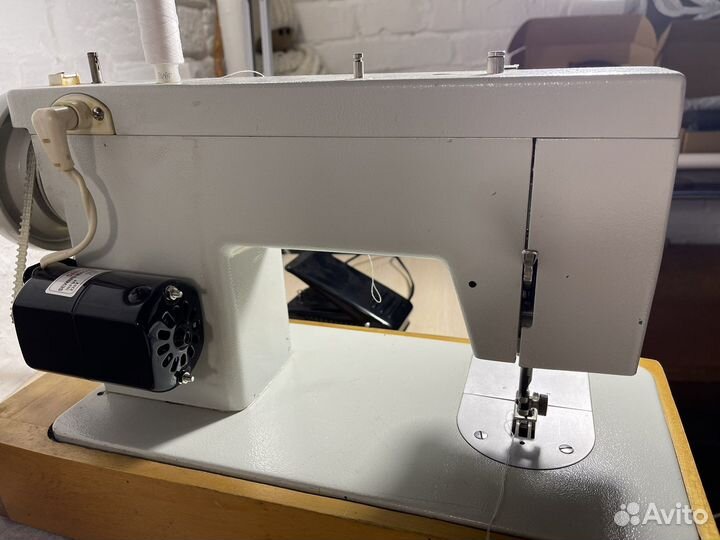 Швейная машина Чайка 134
