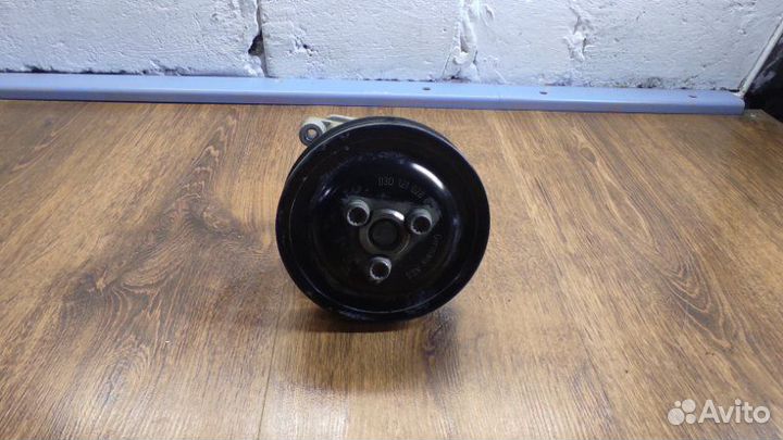 Помпа водяная Skoda Rapid лифтбек 1.6 2015