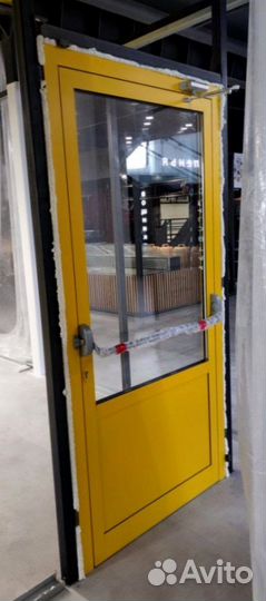 Дверь пластиковая входная