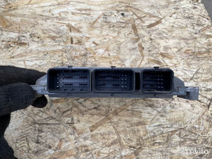 Блок управления двигателем эбу m4r renault megane