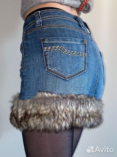 Джинсовая юбка с мехом
