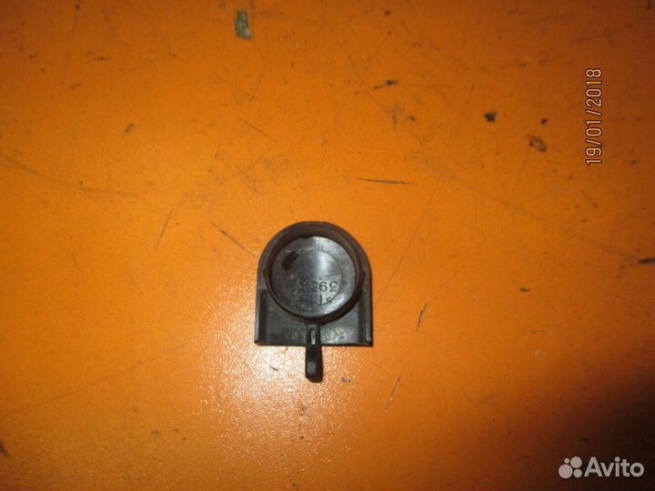 Заглушка поводка стеклоочистителя Subaru Legacy