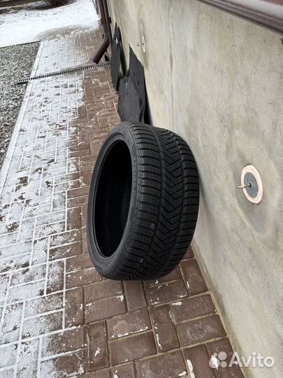 Pirelli Winter Sottozero 3 275/35 R21