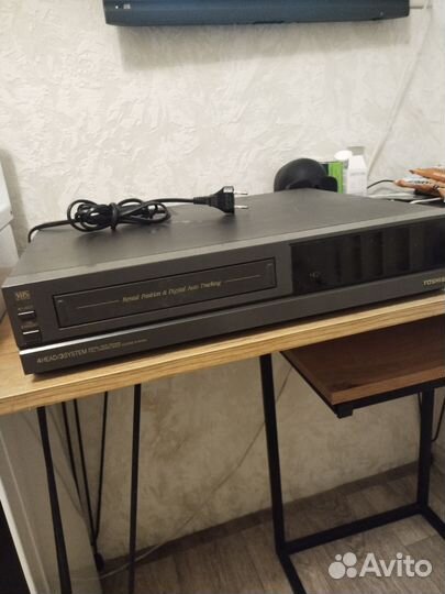 Видеомагнитофон toshiba