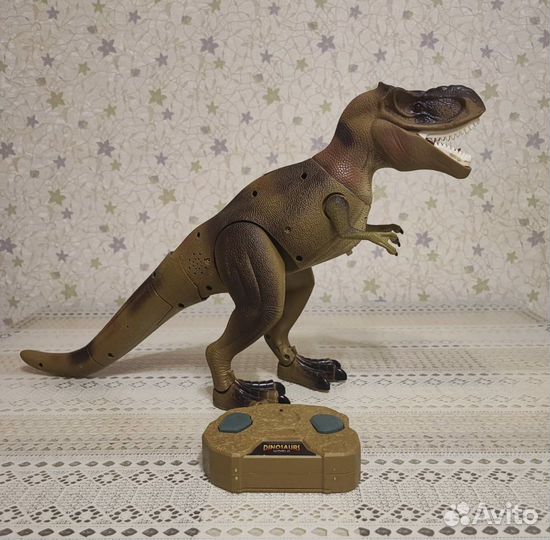 Динозавры на пульте управоения