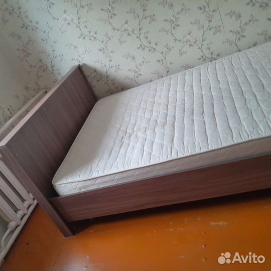Кровать двухспальная с матрасом бу 140 200