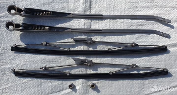 Поводки дворников в сборе Ваз 2101 -2107. Венгрия