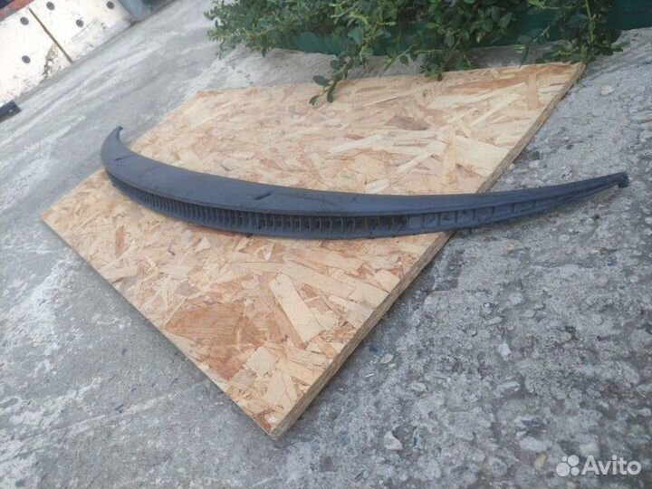 Жабо Mitsubishi Delica PA5W