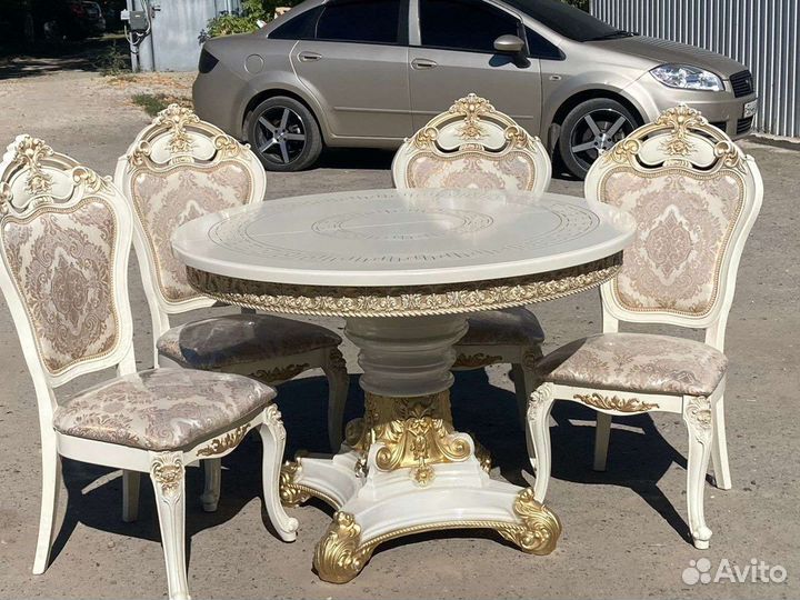 Столы и стулья